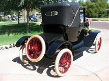 Ford Model T, 1915–1916 — the era's defining automobile, widely owned in Greenwood; Black car ownership in the district was one of the grievances cited by white rioters in 1921